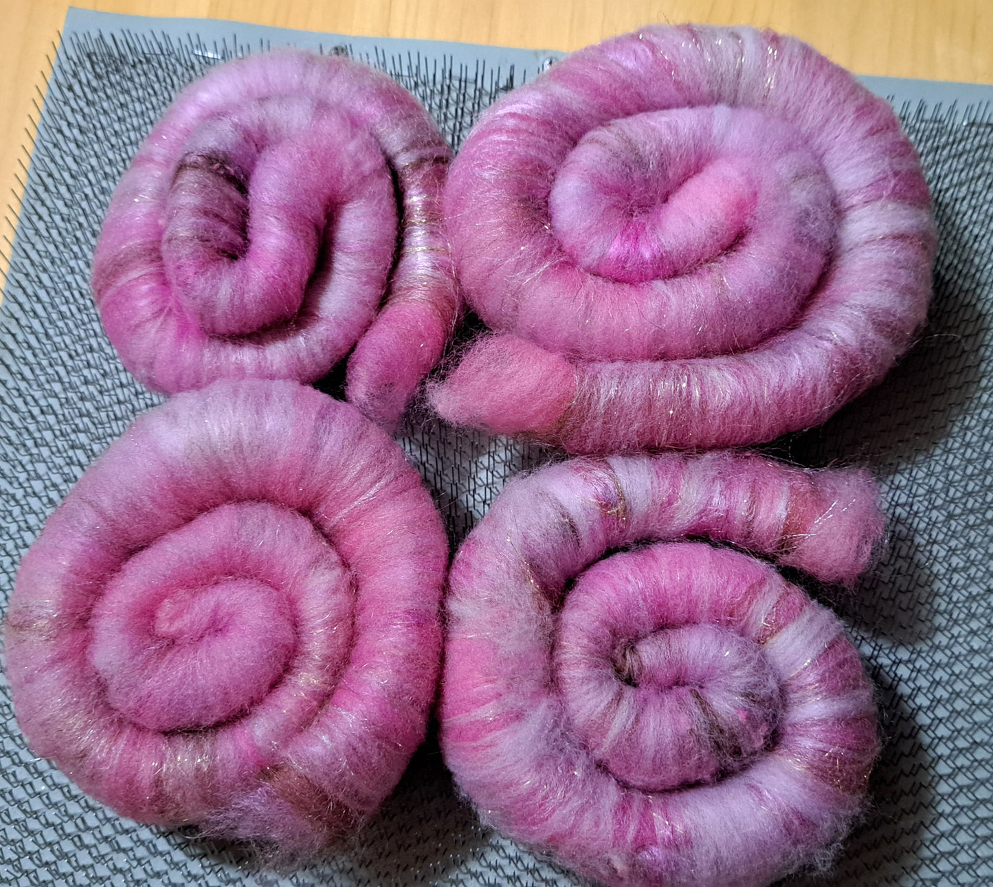 Rosewood Crown -- 1 ounce rolags