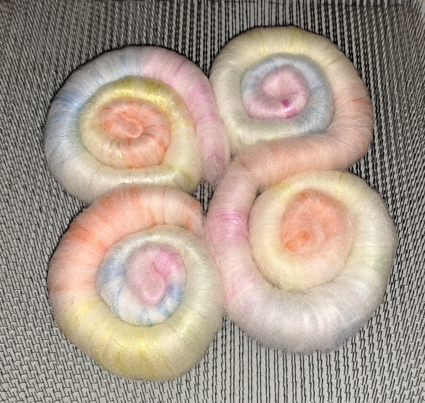 Opalescent - 1 ounce rolags