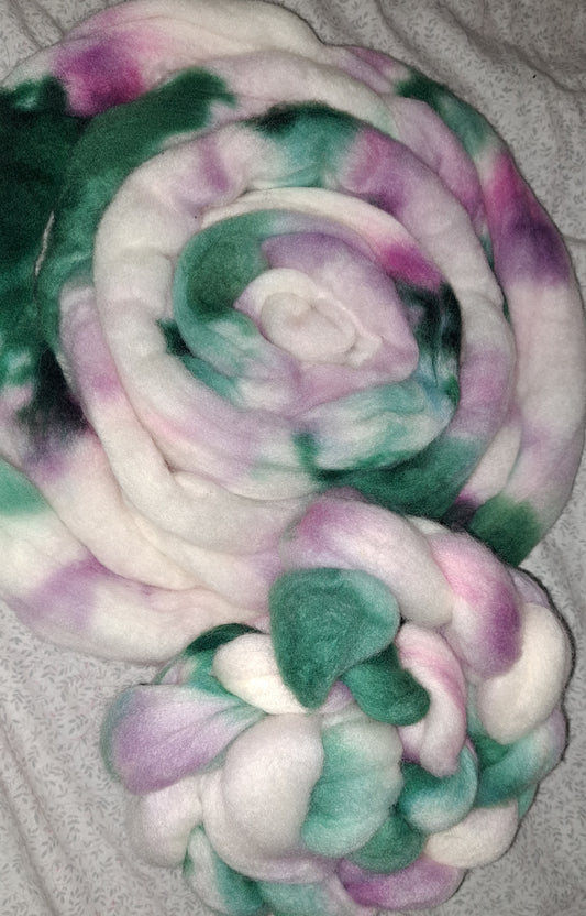 Mountain Laurel -- 4 ounce Falkland wool