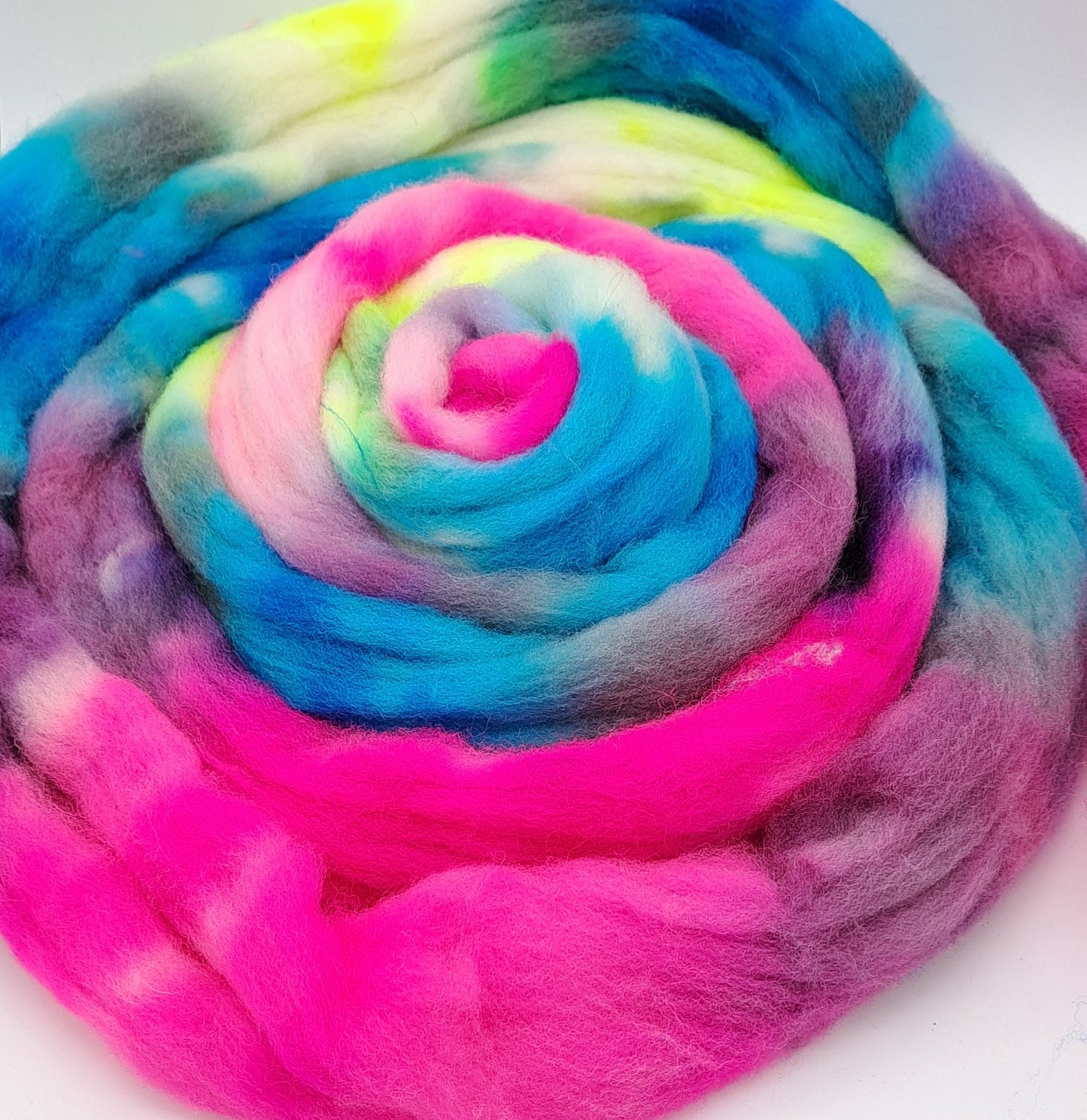Totally Mom (pastels) / 4 ounces hand dyed US wool