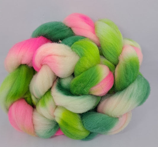 Honeydukes / 4 ounces hand dyed wool