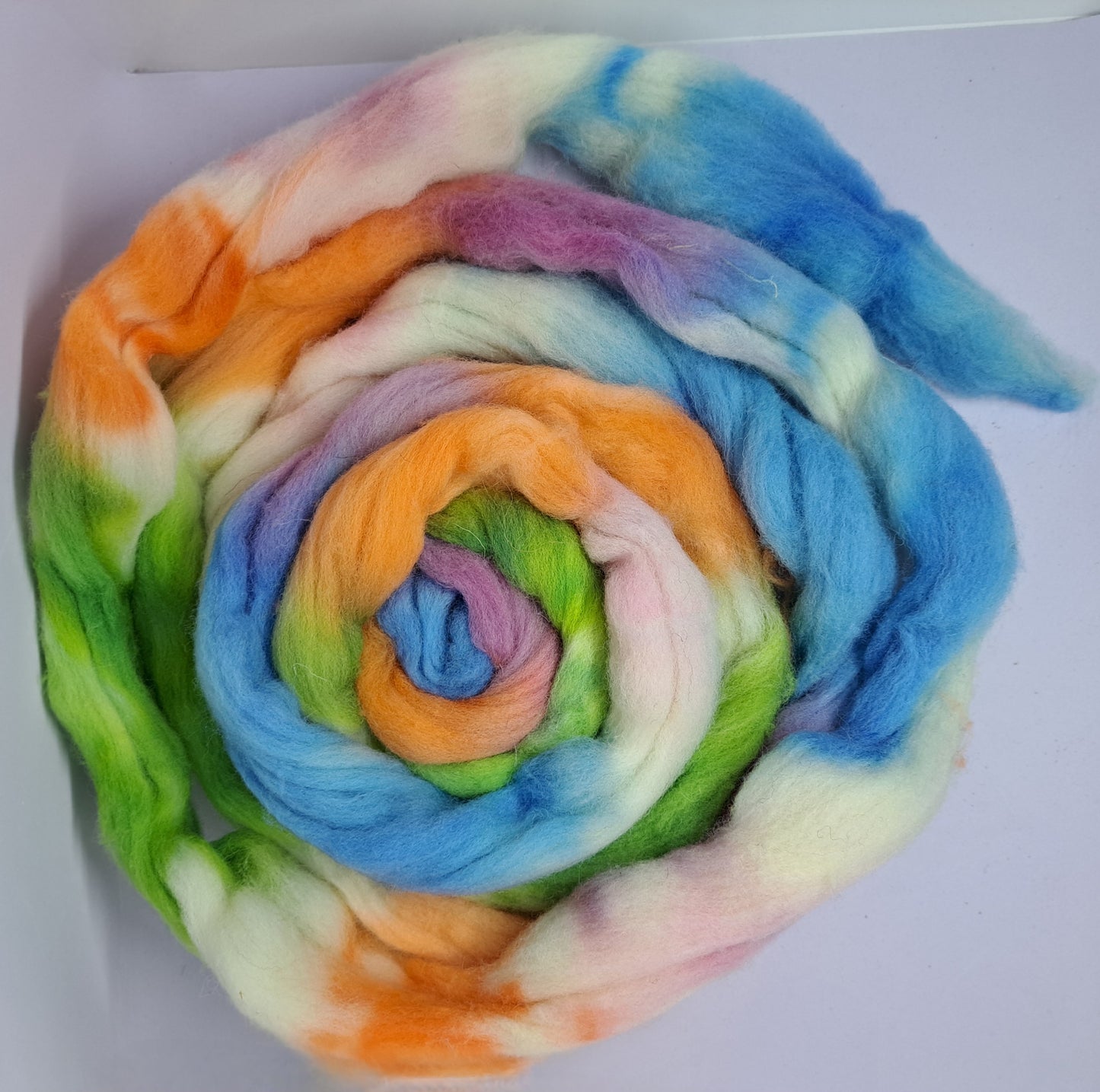 Coral Reef / 4 ounces hand dyed wool