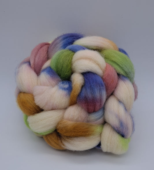 Hunting for Seashells / 4 ounces hand dyed wool