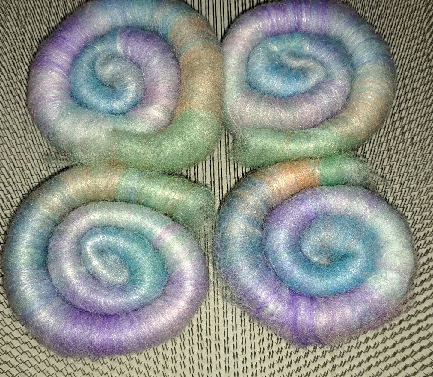 Alice in Wonderland Rolags – 1 ounce US Wool Blend