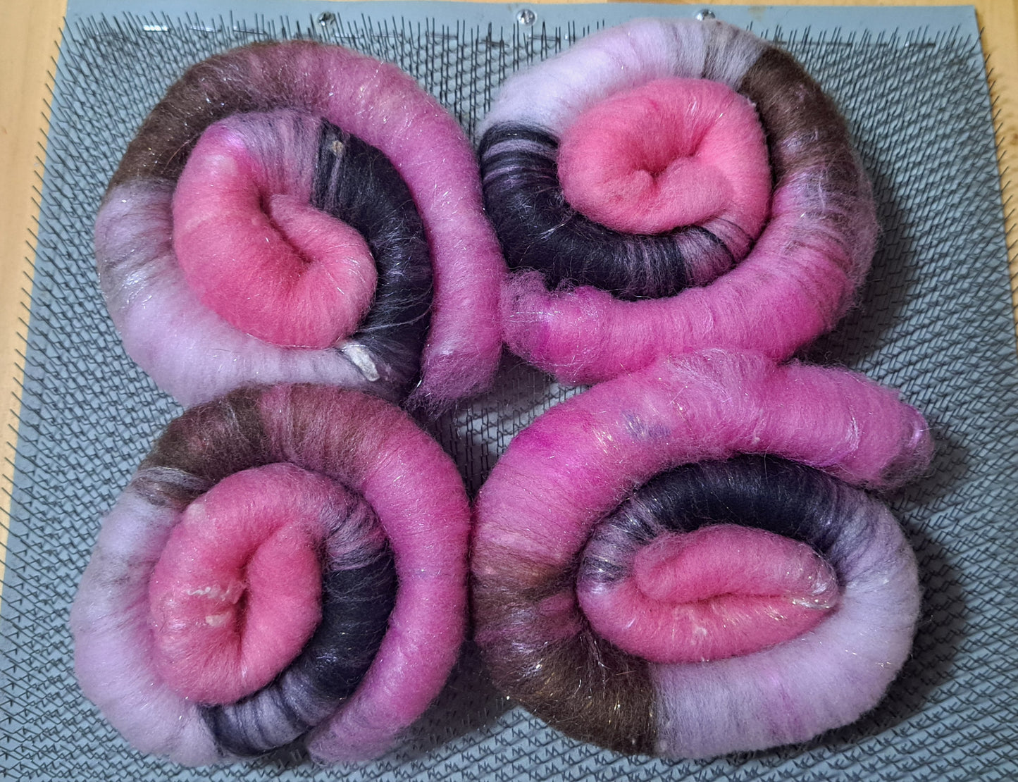 Antique Rose -- 1 ounce rolags