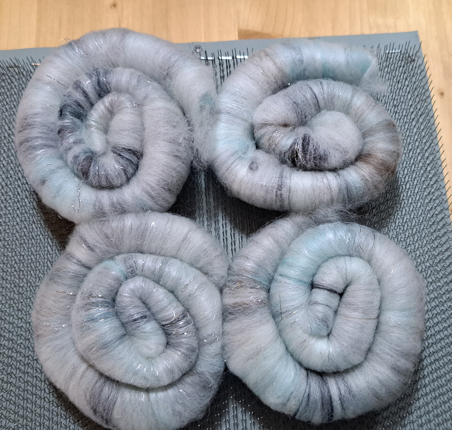 FROST - 1 ounce soft rolags